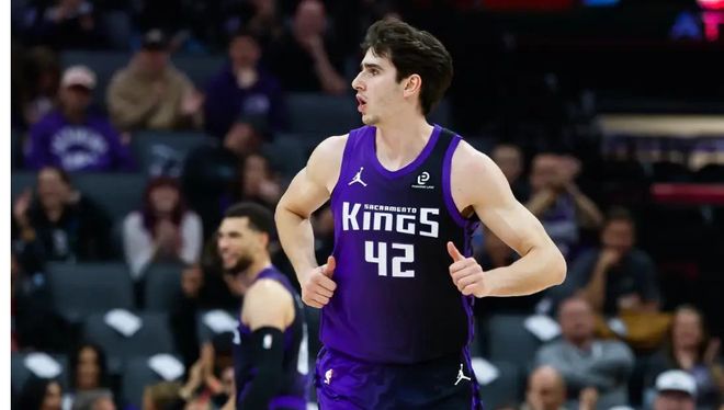 国王主场惨败快船29分，防守崩盘成主因