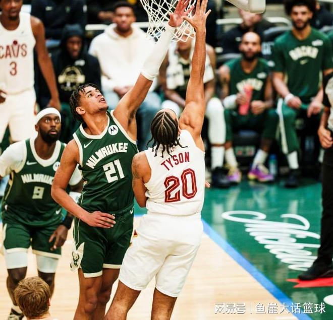 雄鹿惨败骑士 字母哥伤退 骑士爆冷胜出