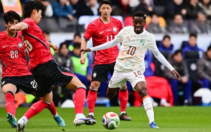 韩国男足0-4惨败科特迪瓦 世界杯预选赛前景蒙阴